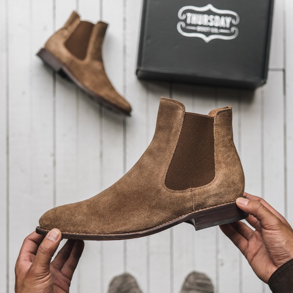 Botines Chelsea Thursday Boots Cavalier Gamuza Hombre Marrom | MX23HAP